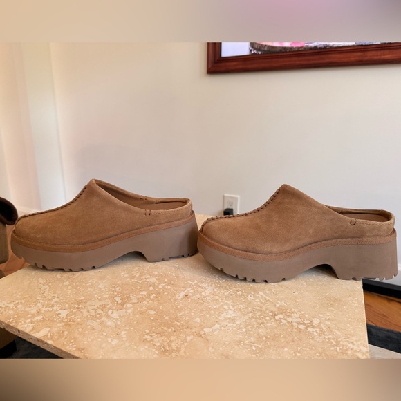 UGG - New Heights Clogs - Picture 12 of 13